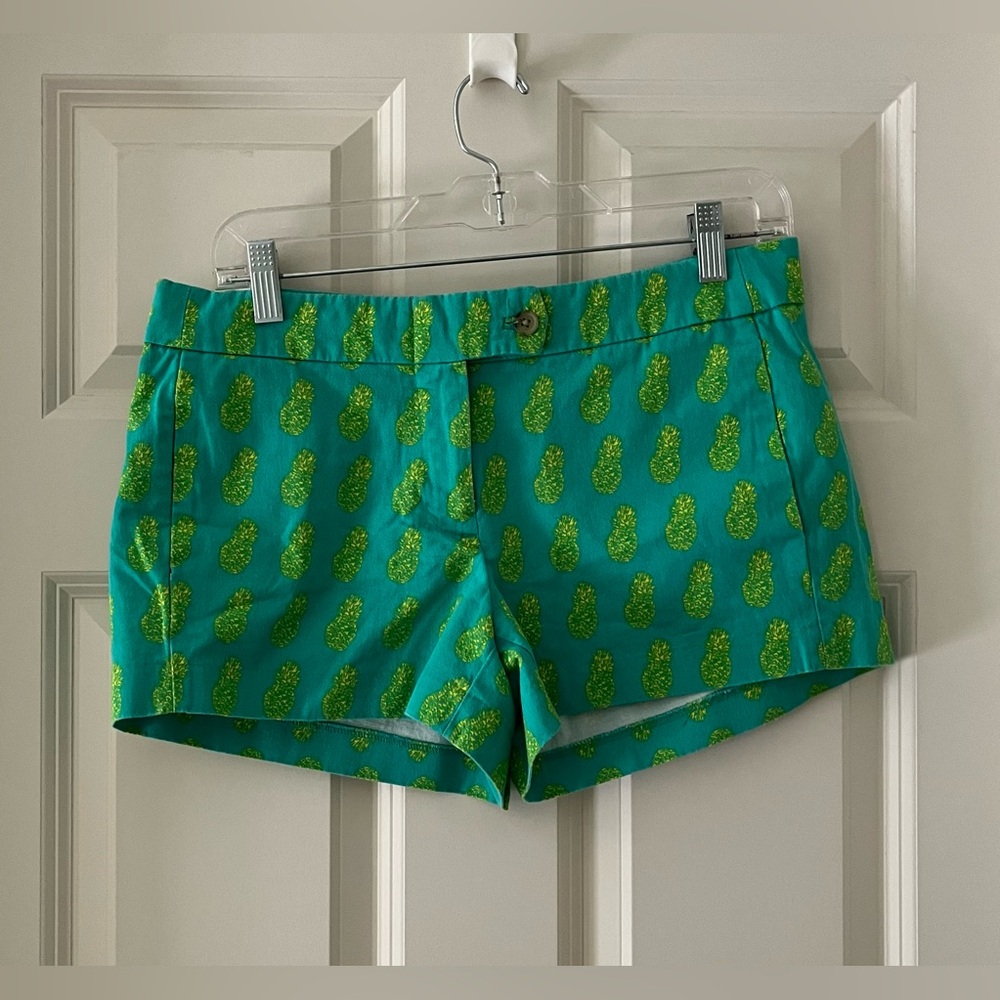 J.Crew City Fit 3” inseam green shorts with yellow pineapples cotton  size 4